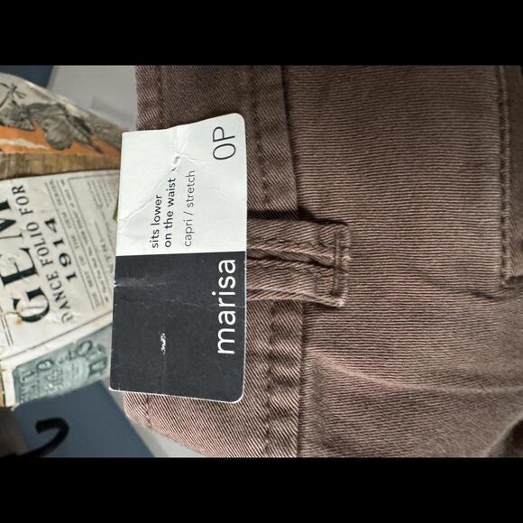 Marisa Women's Brown Capri Pants - New With Tags SIZE 0Petite - Picture 3 of 3